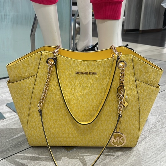 Michael Kors Jet Set Large Signature Logo Chain Shoulder Tote 
DAISY YELLOW
NWT - Picture 1 of 16